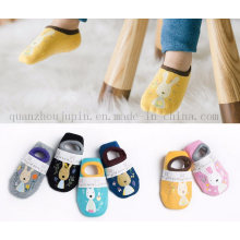 OEM de gros enfants enfants chaussettes courtes anti-dérapantes en silicone de coton